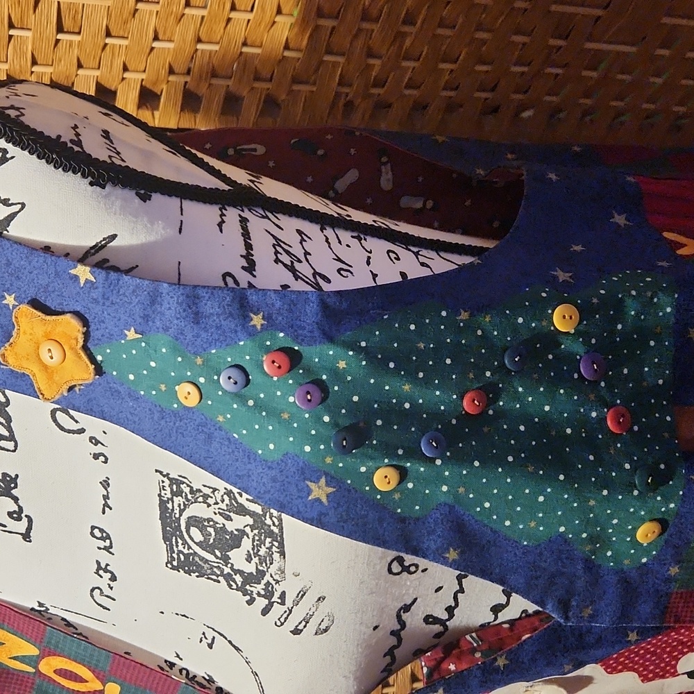 Vintage Double Sided, Festive Christmas, Holiday Vest with Santa Design Sz L - Picture 5 of 7